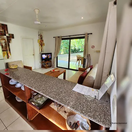 Surf Tropical Villa Takamaka Cerf Island Room photo